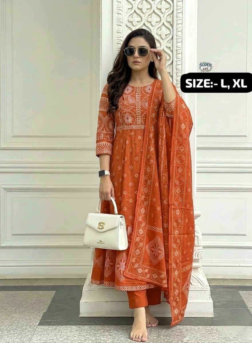 🍁Anarkali kurta set For a festive gathering, you’ll can opt for our Tier pattern with beutiful work on yoke Anarkali kurti Set
