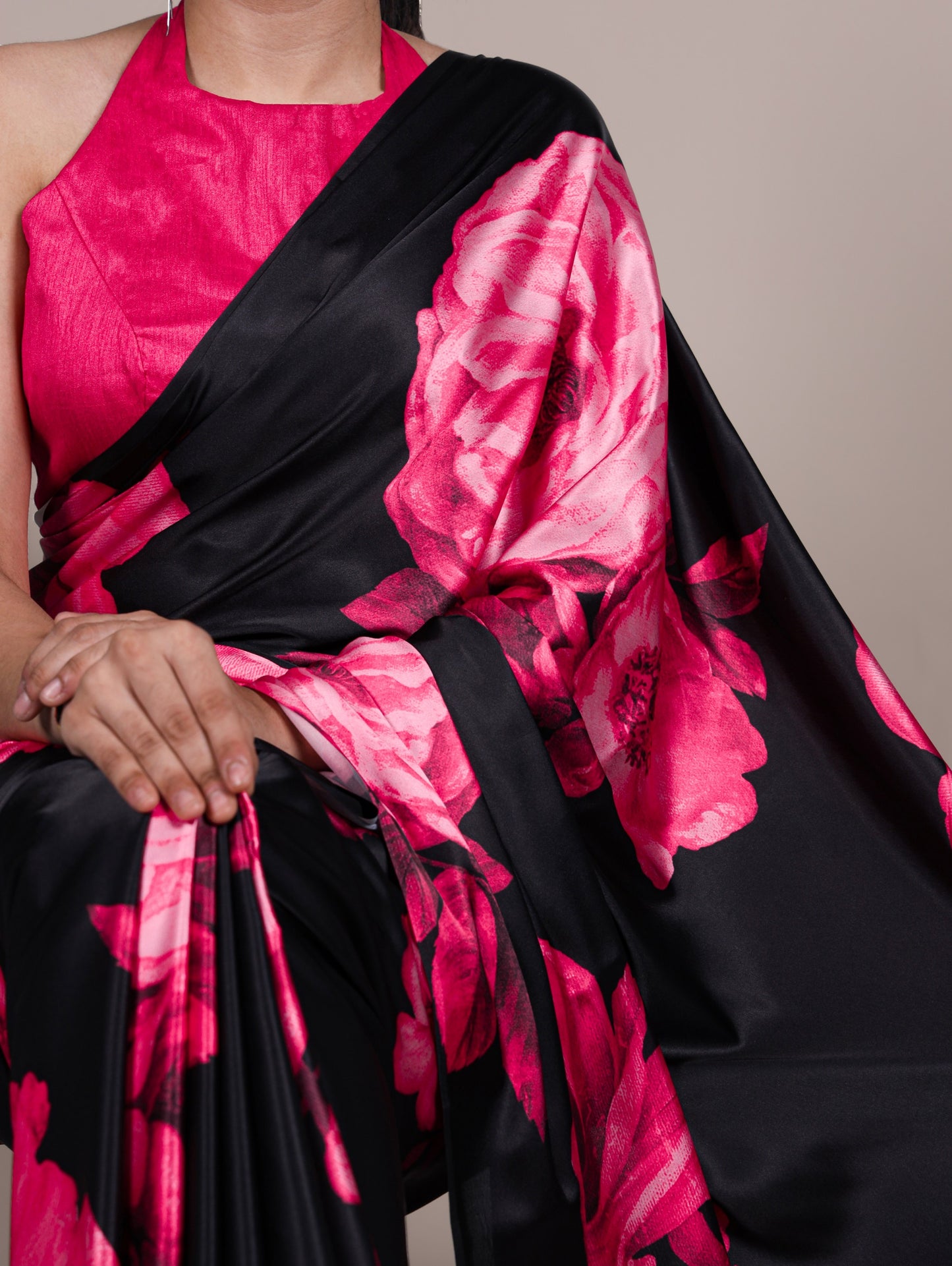 A saree that blends floral charm with satin smoothness 🥀
