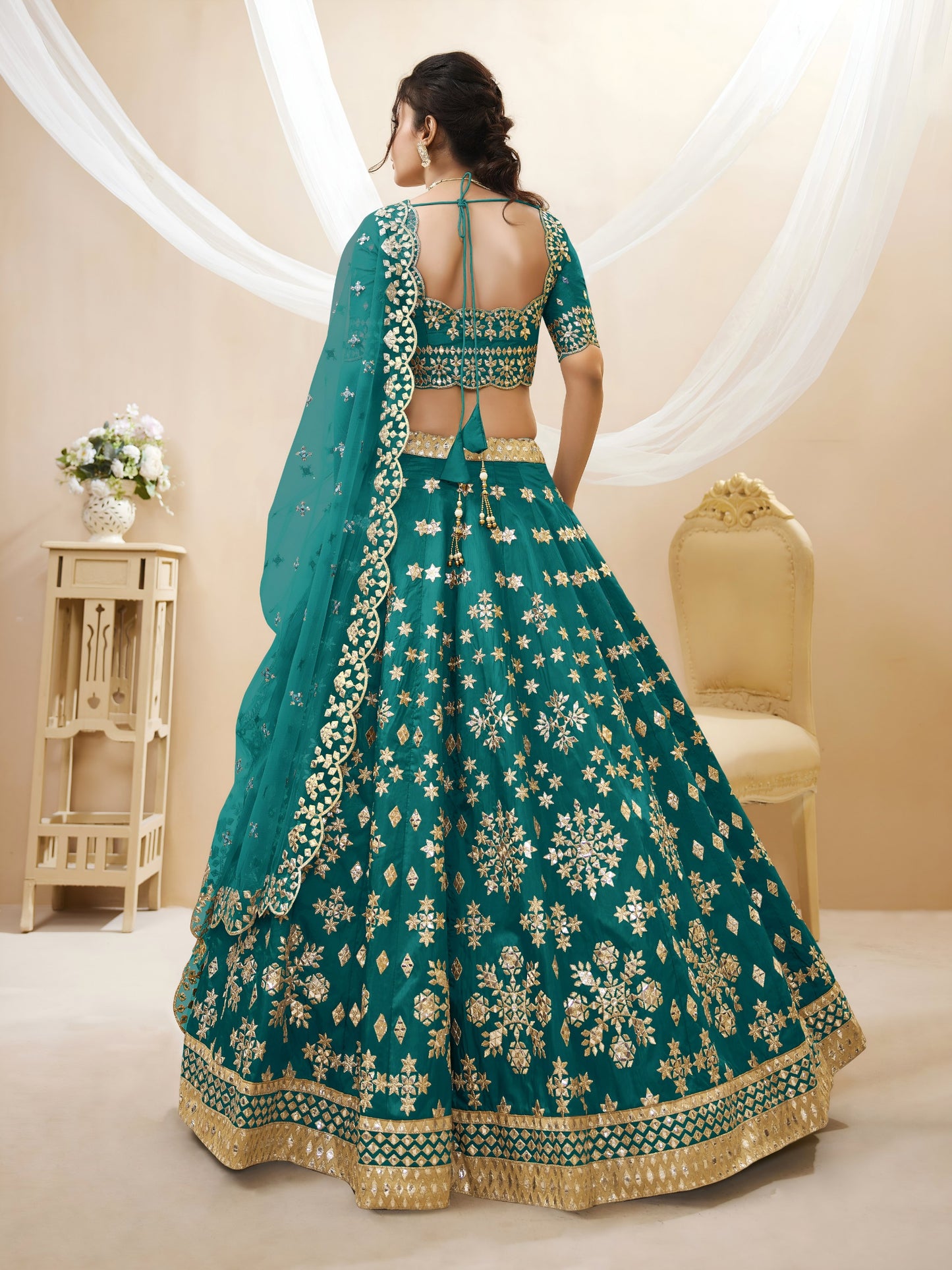 ✨ Emerald Green Zari Embroidered Lehenga ✨