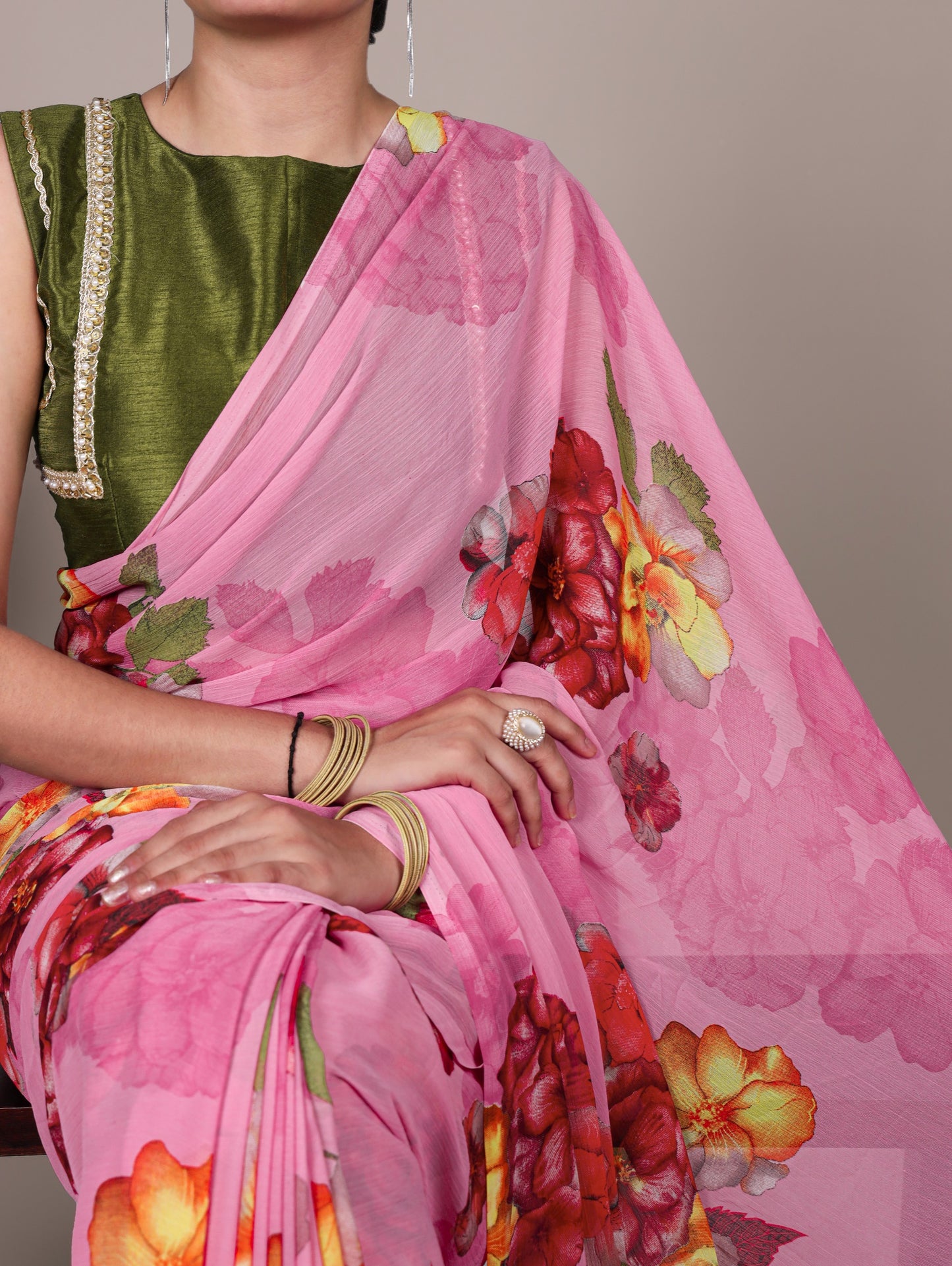 A perfect blend of lightness and beauty, this saree blooms with every step you take 🌻
