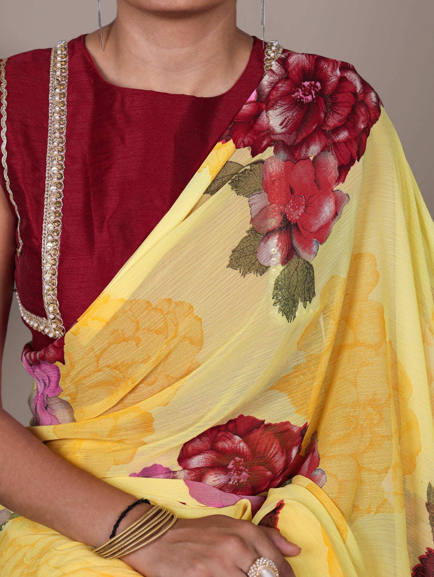 A perfect blend of lightness and beauty, this saree blooms with every step you take 🌻
