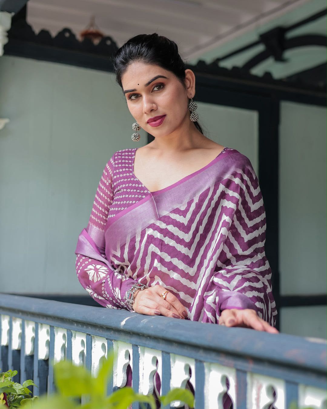 Women's Linen Cotton Saree in Purple with Silver Weaving and Zigzag Digital Print