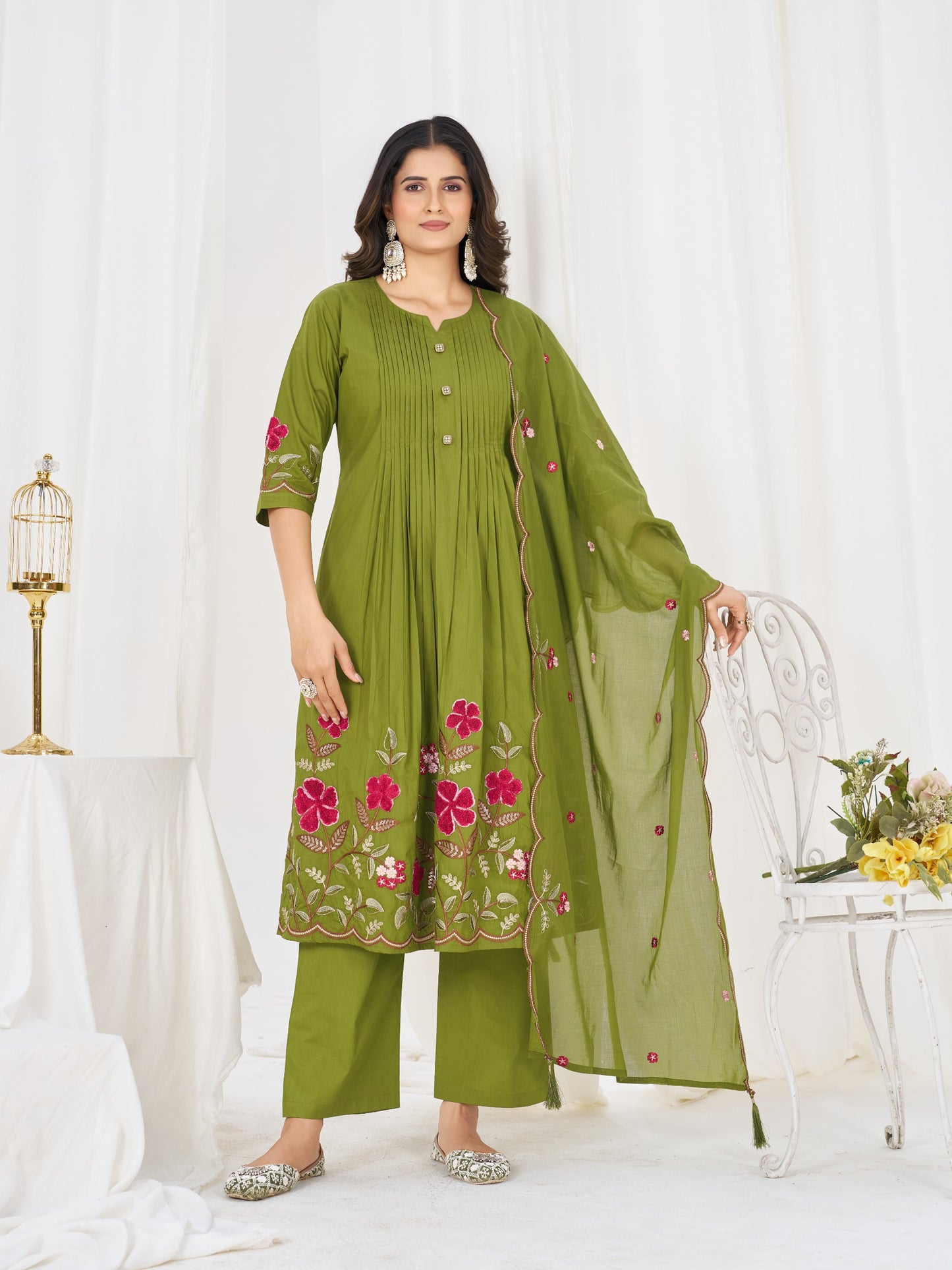 Elegant Pleated Anarkali Kurta Set with Floral Embroidery and Sheer Dupatta