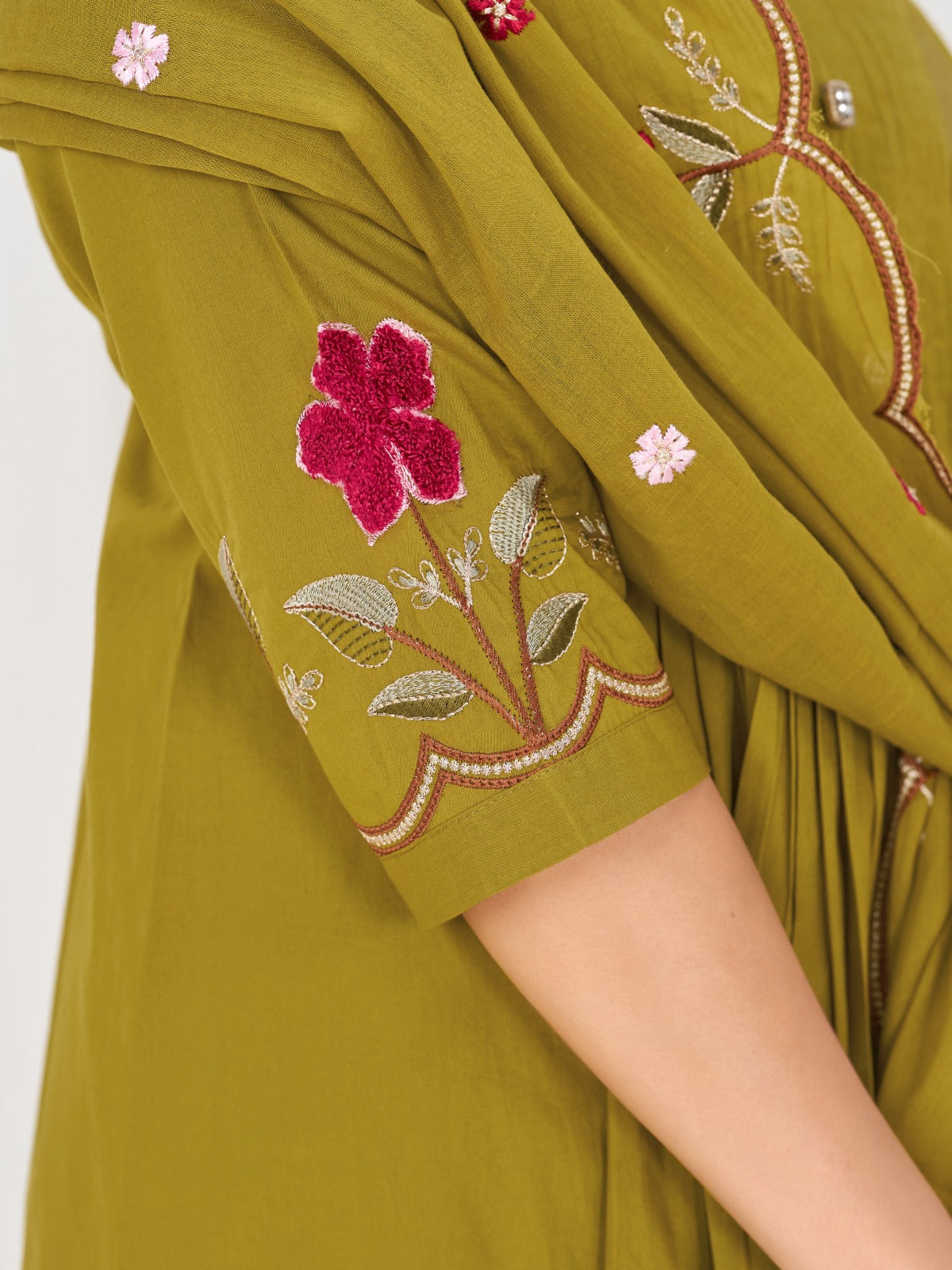 Elegant Pleated Anarkali Kurta Set with Floral Embroidery and Sheer Dupatta
