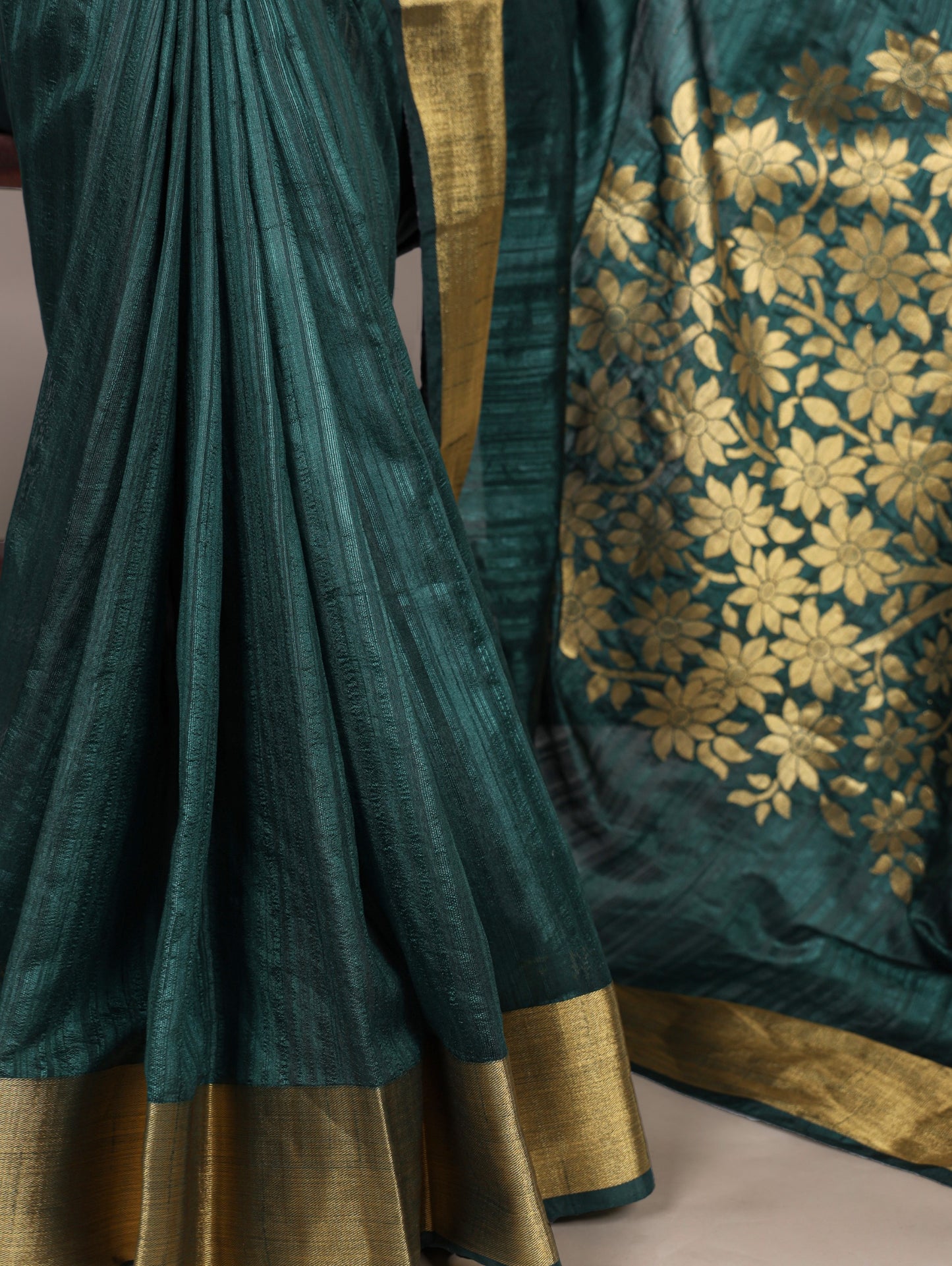 Dressing up for Onam in a raw silk saree that reflects the beauty of Kerala traditions and celebrations.🦚