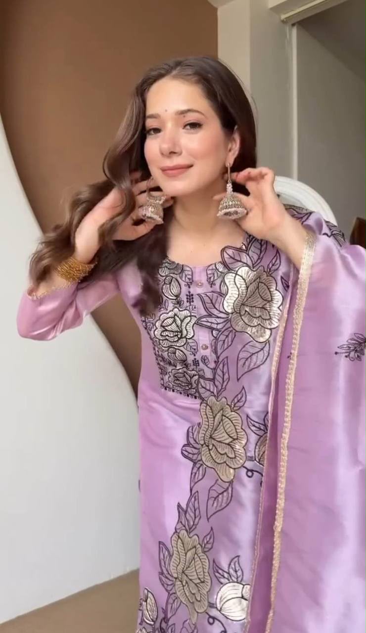 Women's Floral Embroidered Organza Kurta Pant Set with Dupatta