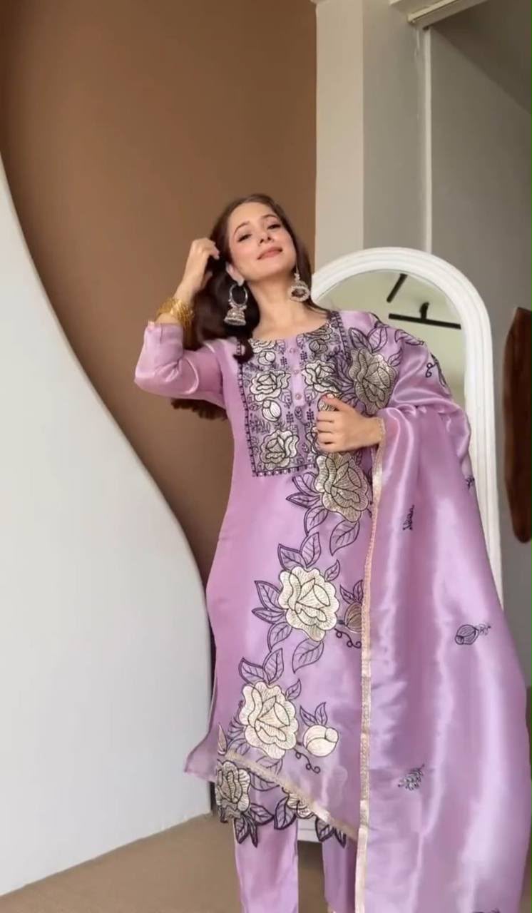Women's Floral Embroidered Organza Kurta Pant Set with Dupatta