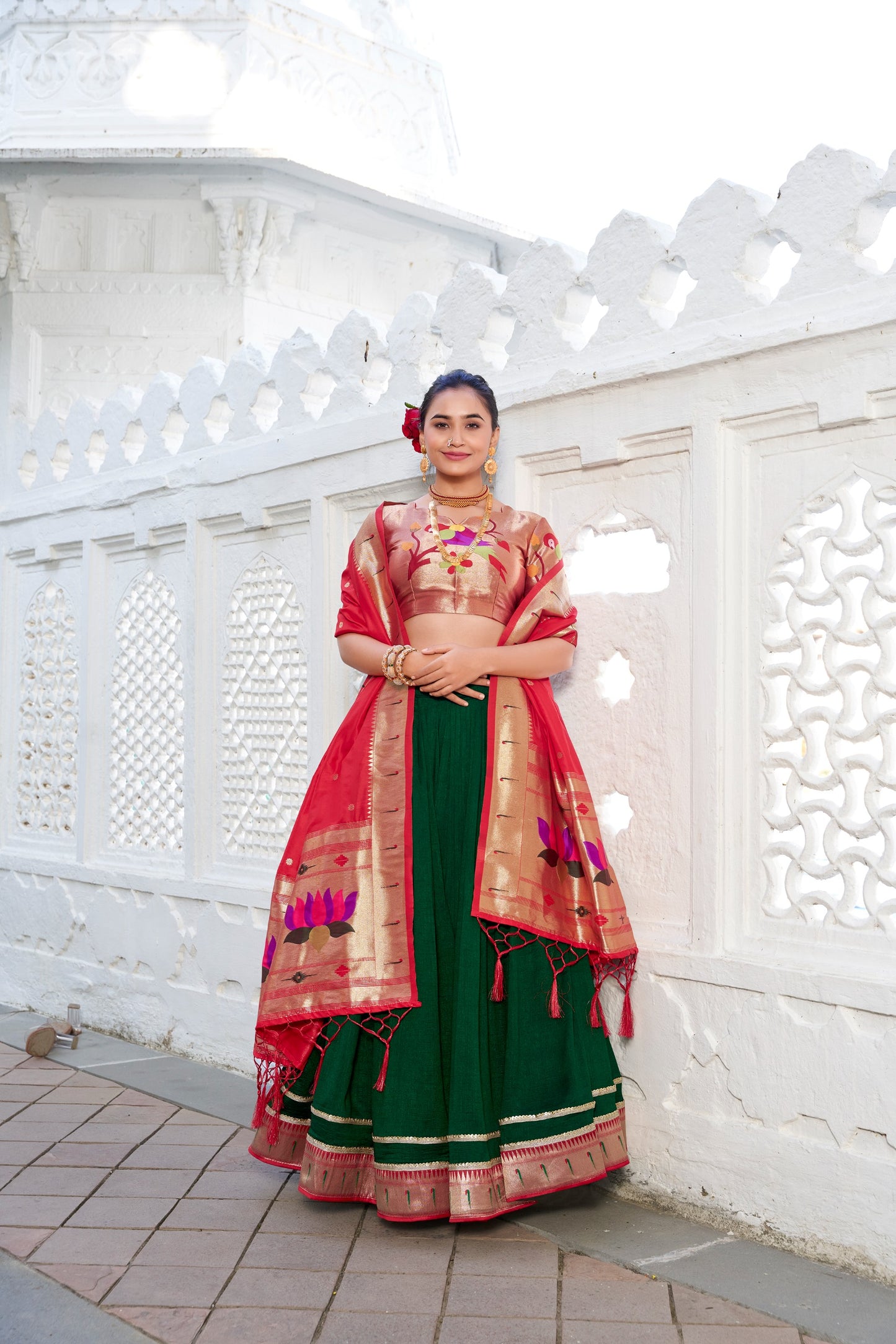 Wearing a Paithani lehenga is not just donning attire; it's a celebration of artistry, a tribute to the cultural opulence woven into each thread 🪷