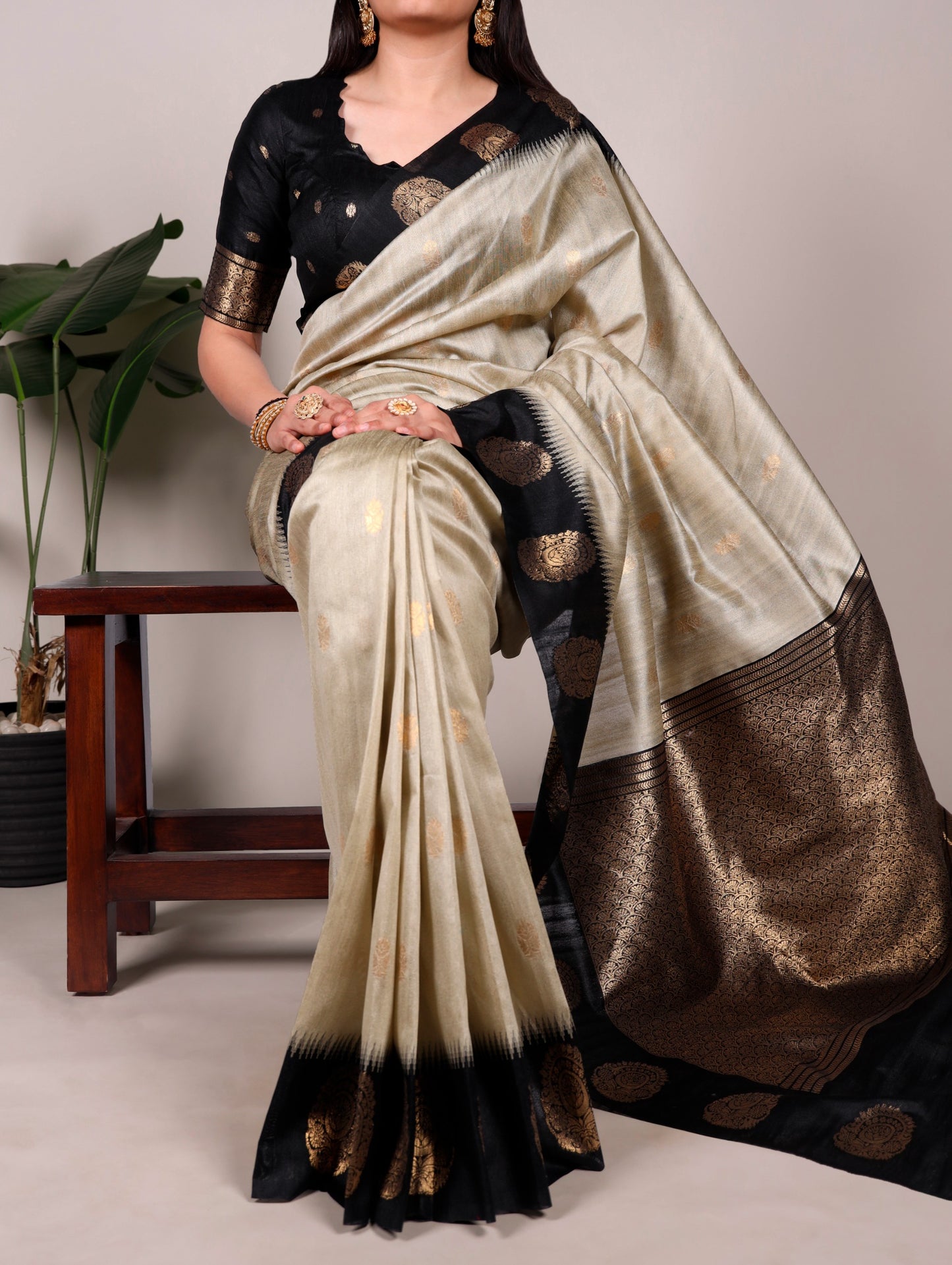 The smooth poly cotton fabric paired with beautiful zari weaving makes this saree a graceful choice for festive and ethnic occasions
