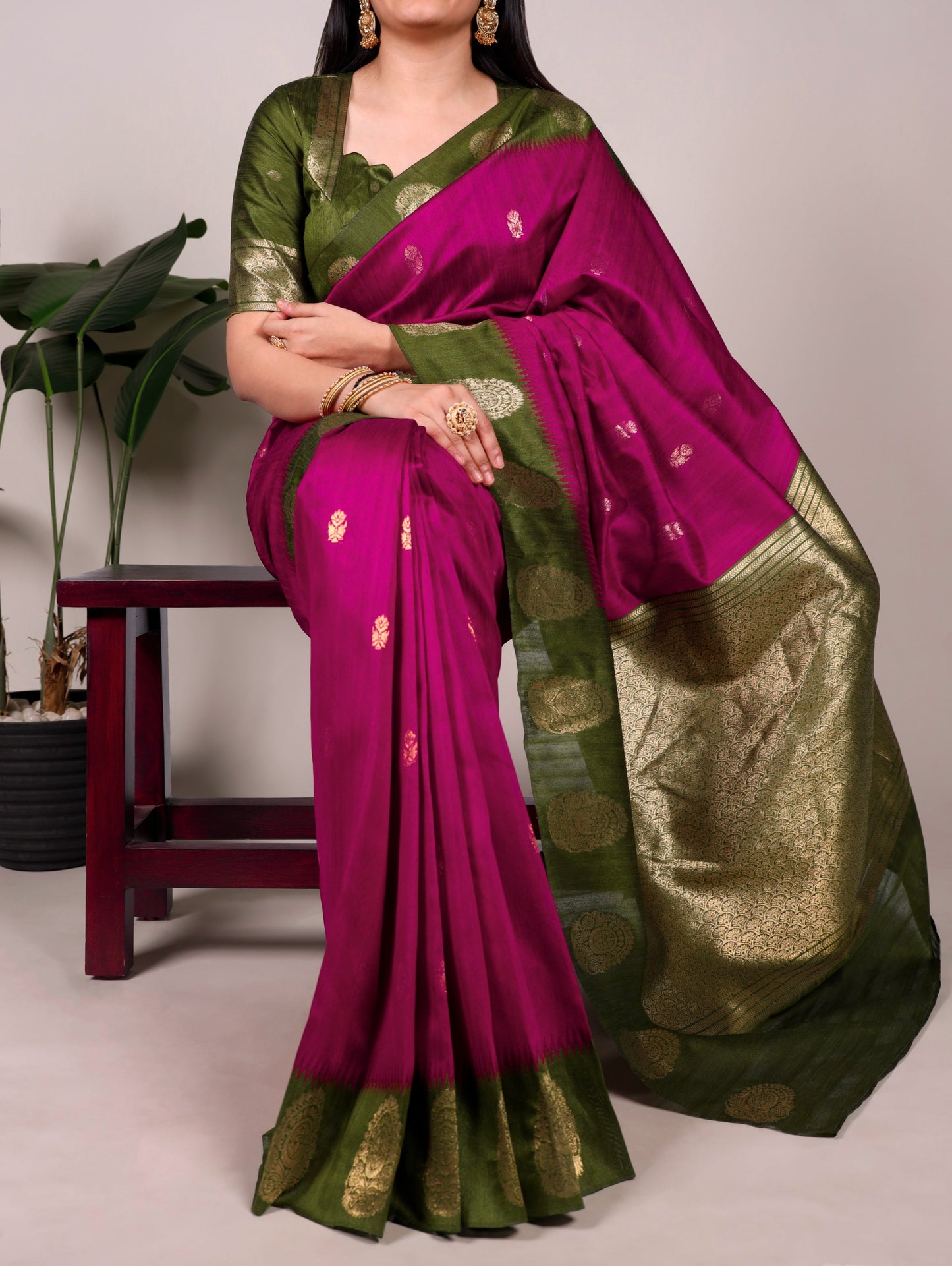 The smooth poly cotton fabric paired with beautiful zari weaving makes this saree a graceful choice for festive and ethnic occasions