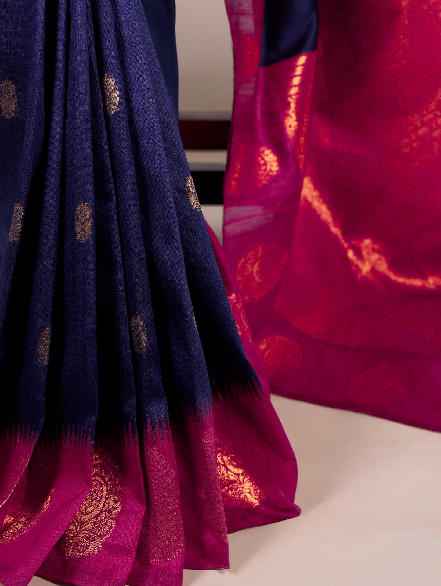 The smooth poly cotton fabric paired with beautiful zari weaving makes this saree a graceful choice for festive and ethnic occasions
