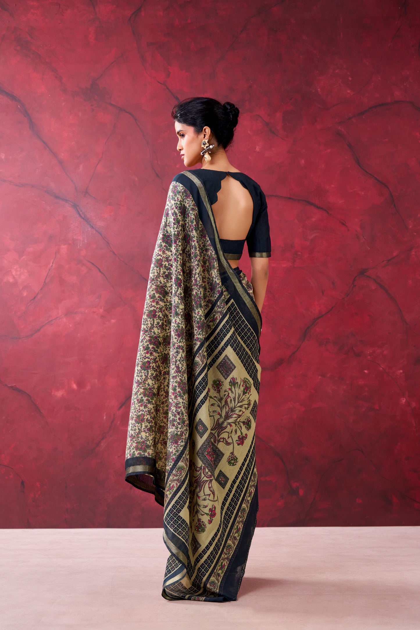 Where tradition meets comfort—this Chanderi cotton saree is all about lightweight luxury and lasting style