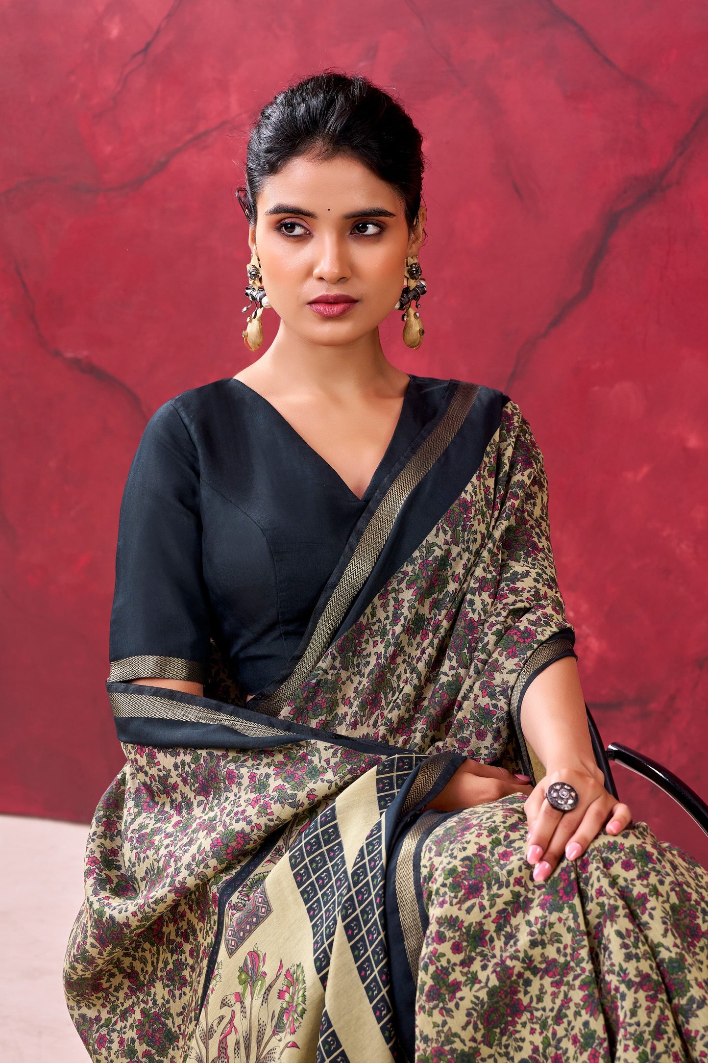 Where tradition meets comfort—this Chanderi cotton saree is all about lightweight luxury and lasting style