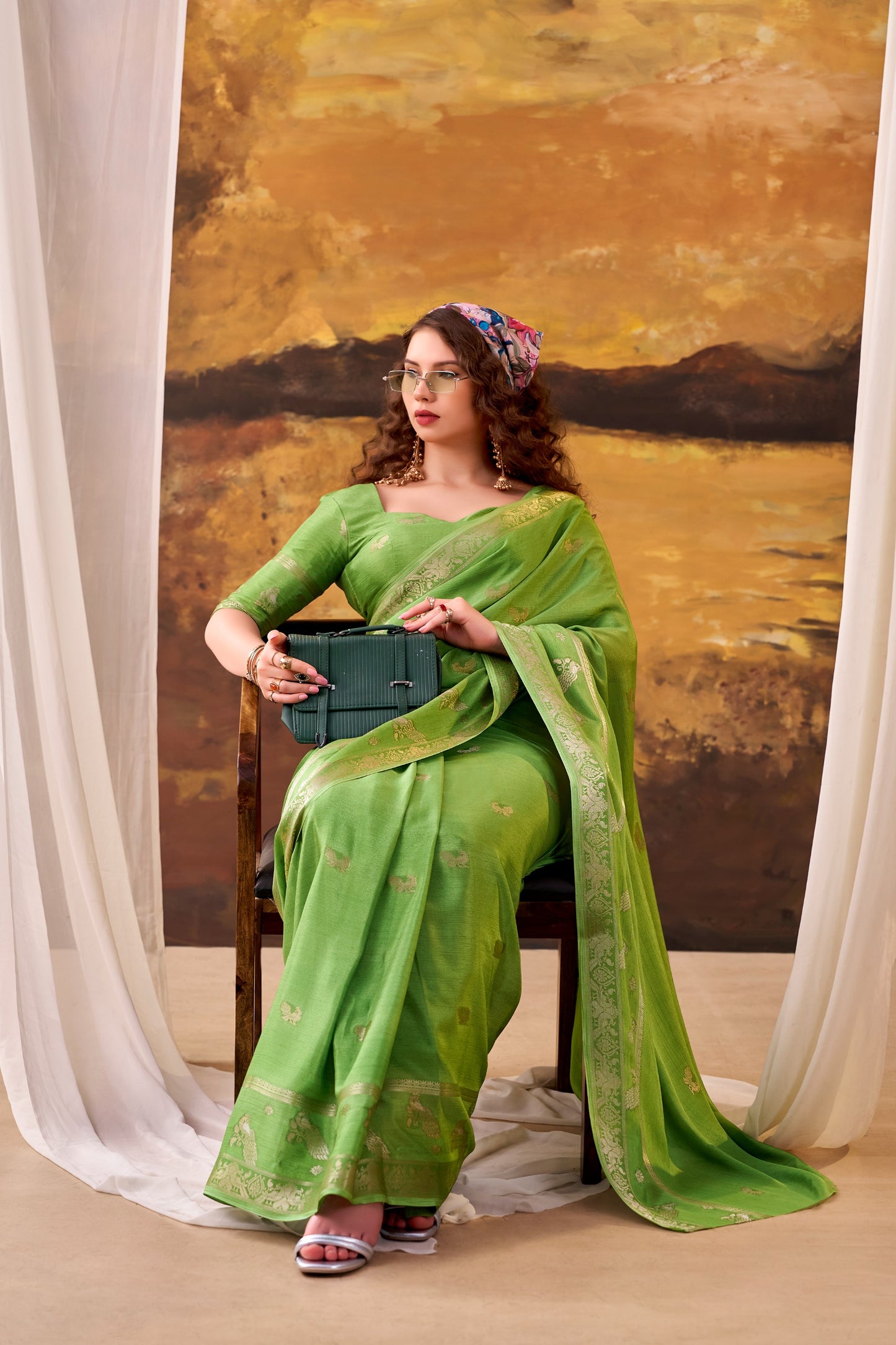 A perfect choice for modern ethnic fashion, this Crepe Weaving Work Saree offers effortless elegance and timeless charm. 🌸