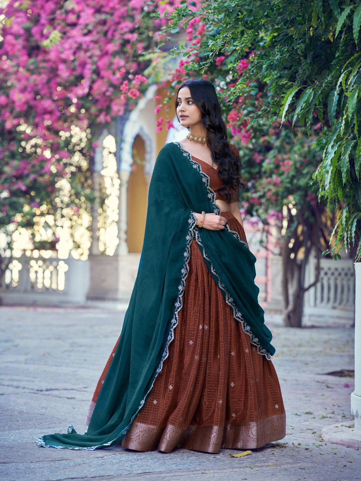 Make your Onam celebrations even more special with the elegance of Chinon Checks.