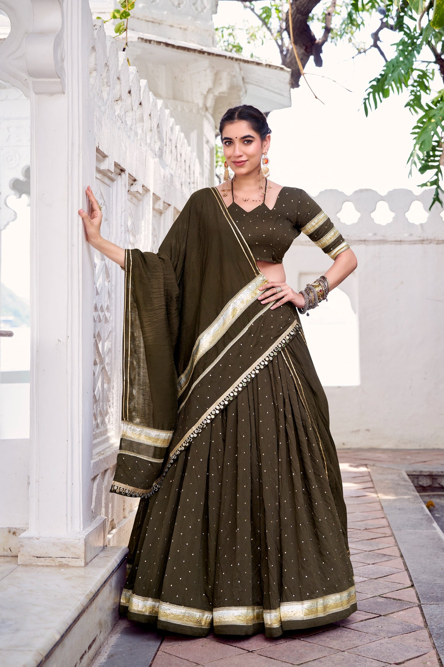 Chanderi classics in four soulful shades – where tradition meets timeless beauty. 🪞✨