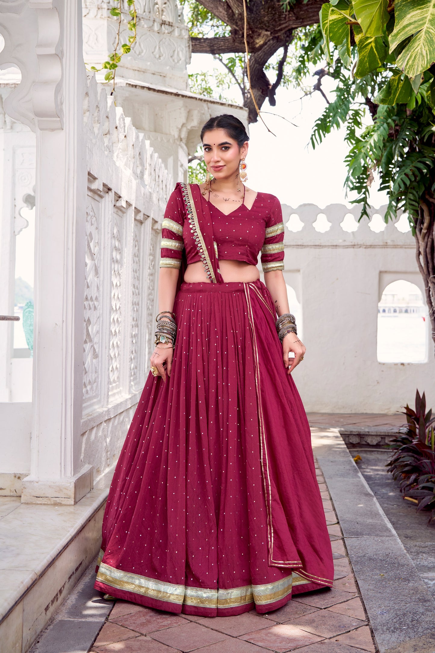 Chanderi classics in four soulful shades – where tradition meets timeless beauty. 🪞✨