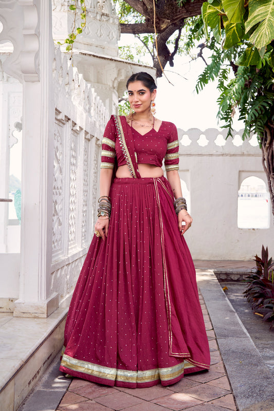 Chanderi classics in four soulful shades – where tradition meets timeless beauty. 🪞✨
