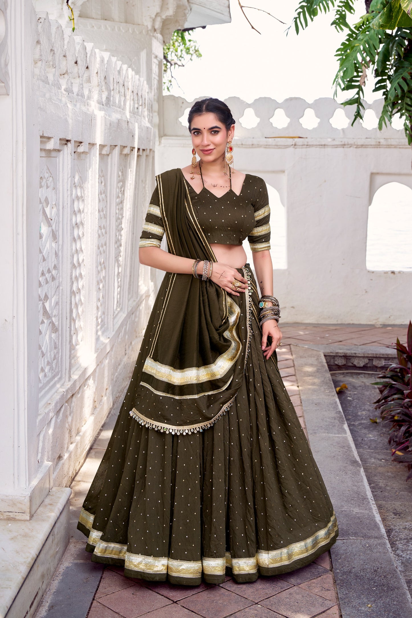 Chanderi classics in four soulful shades – where tradition meets timeless beauty. 🪞✨