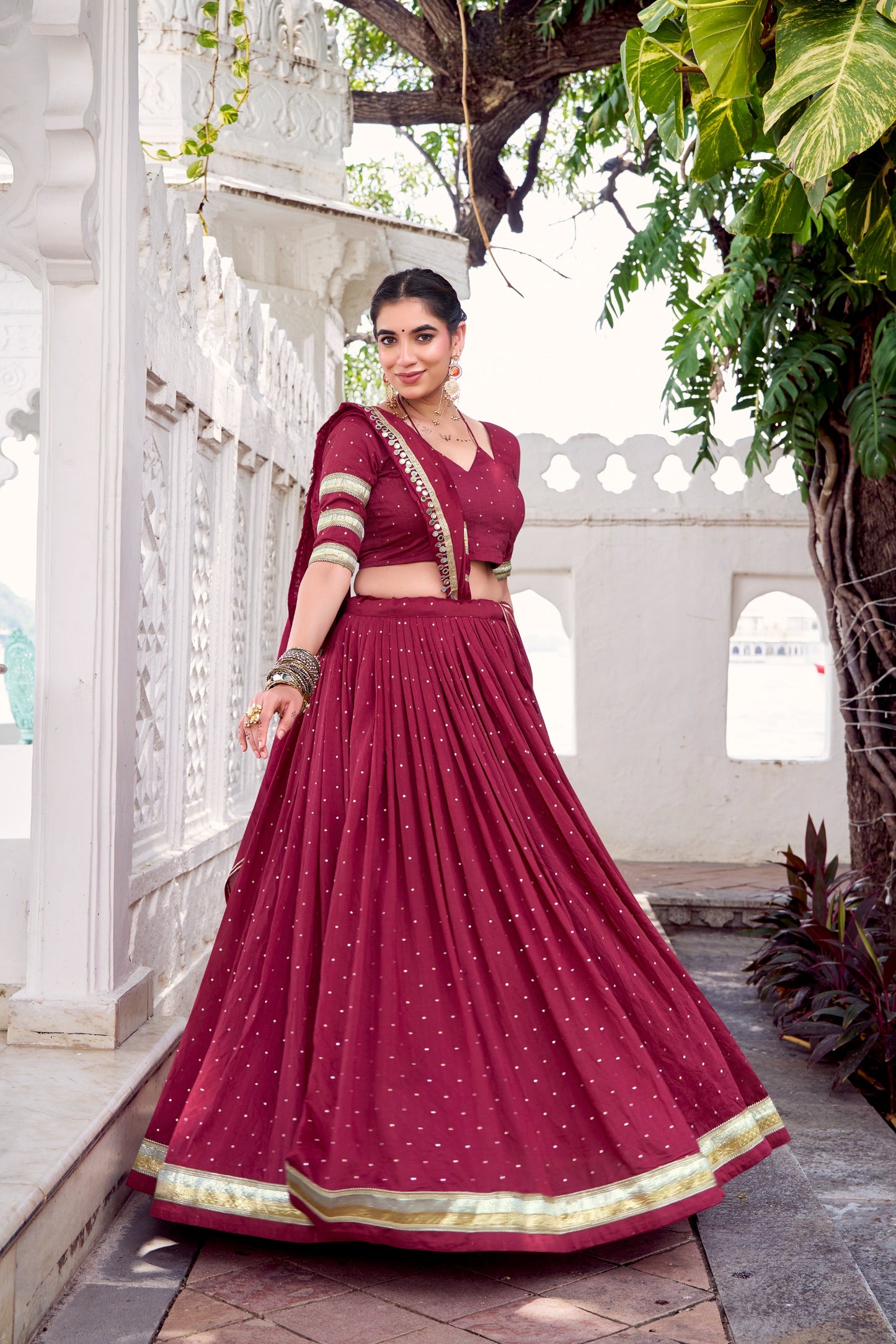 Chanderi classics in four soulful shades – where tradition meets timeless beauty. 🪞✨