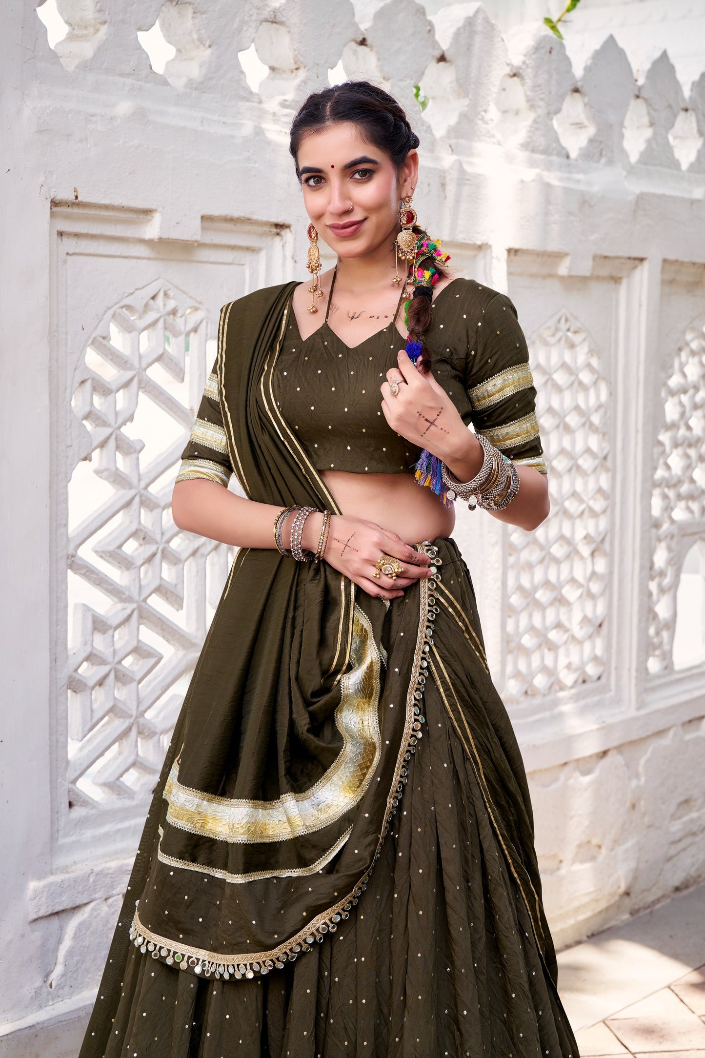 Chanderi classics in four soulful shades – where tradition meets timeless beauty. 🪞✨