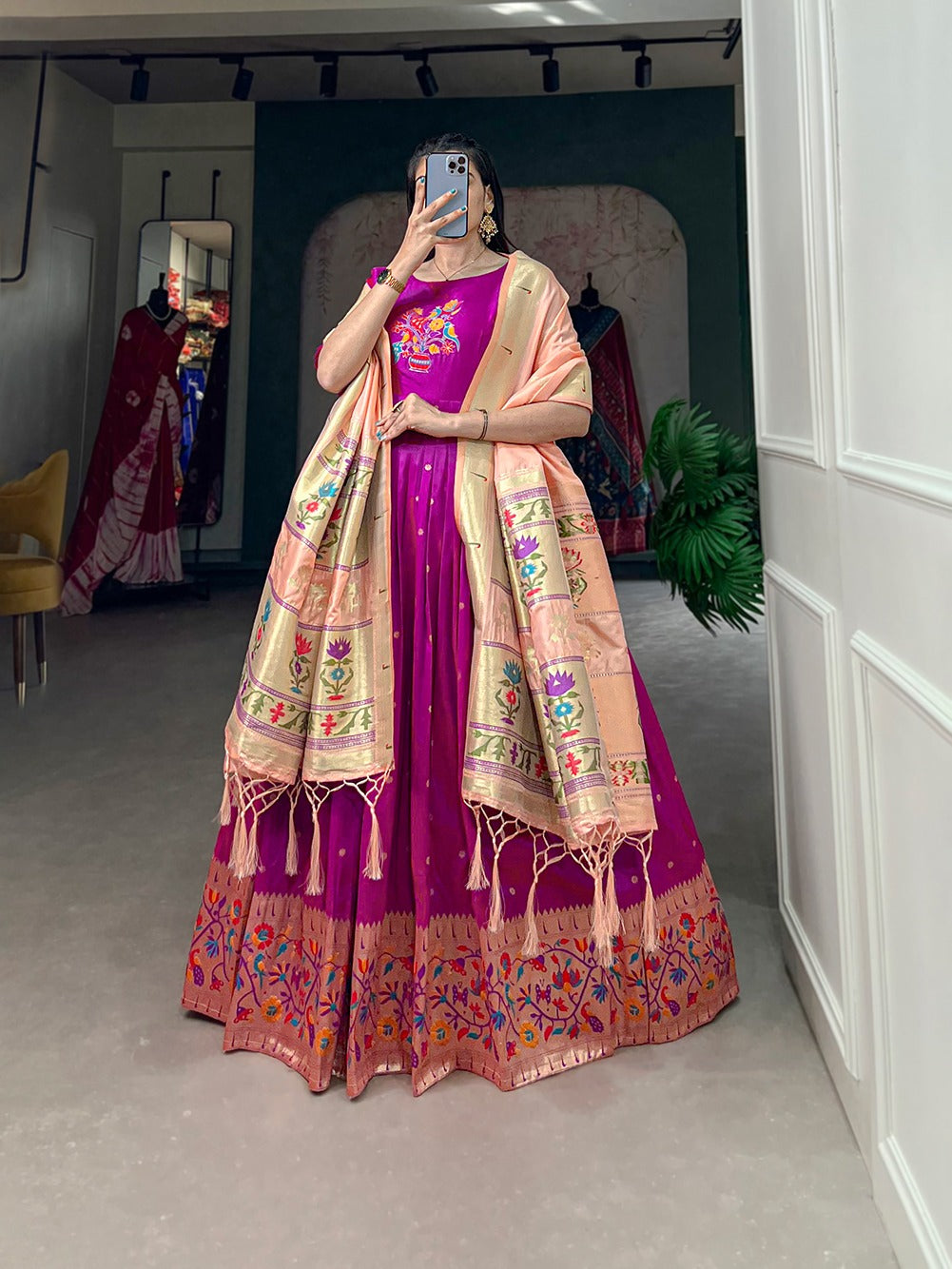 Woven with threads of tradition and dreams, the Jacquard silk Paithani dress embodies timeless elegance🌹