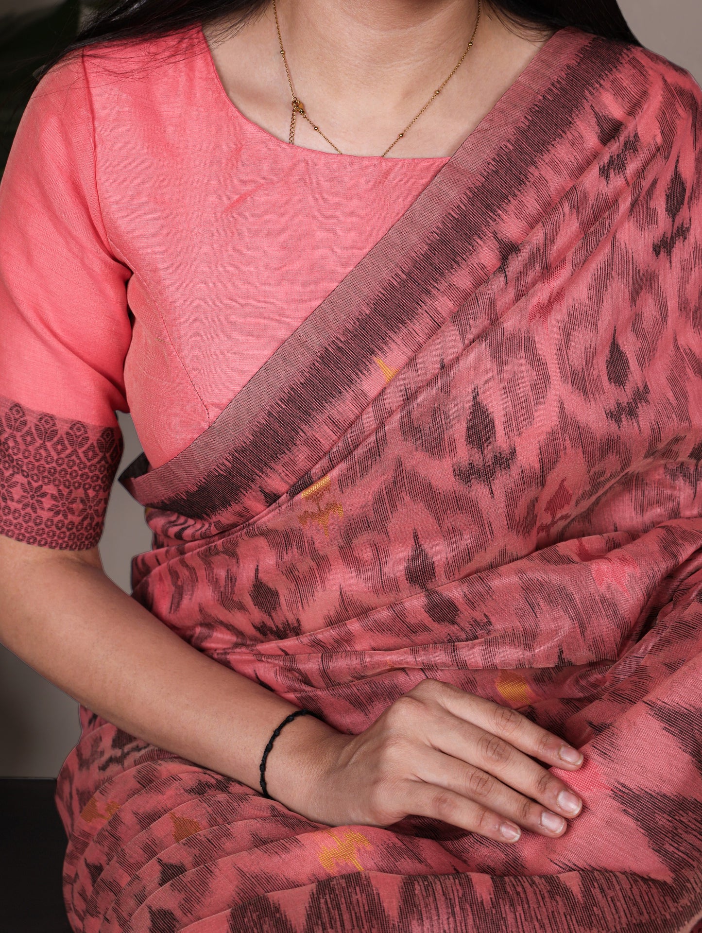 Comfort meets style in this soft Poly Cotton printed saree—perfect for your everyday elegance. 🍂
