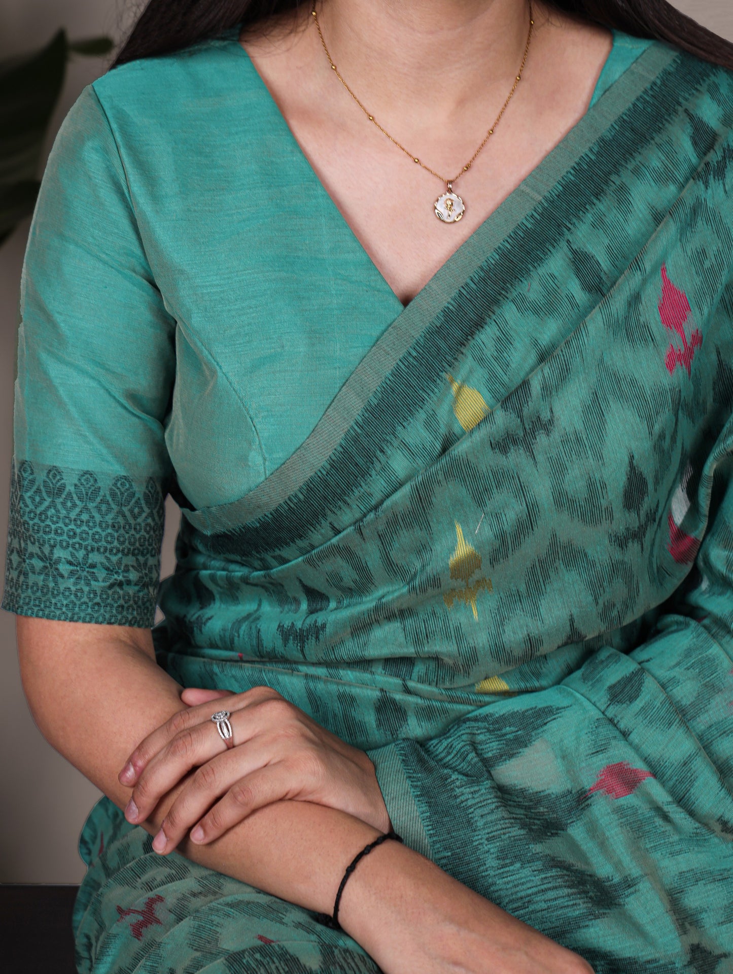 Comfort meets style in this soft Poly Cotton printed saree—perfect for your everyday elegance. 🍂