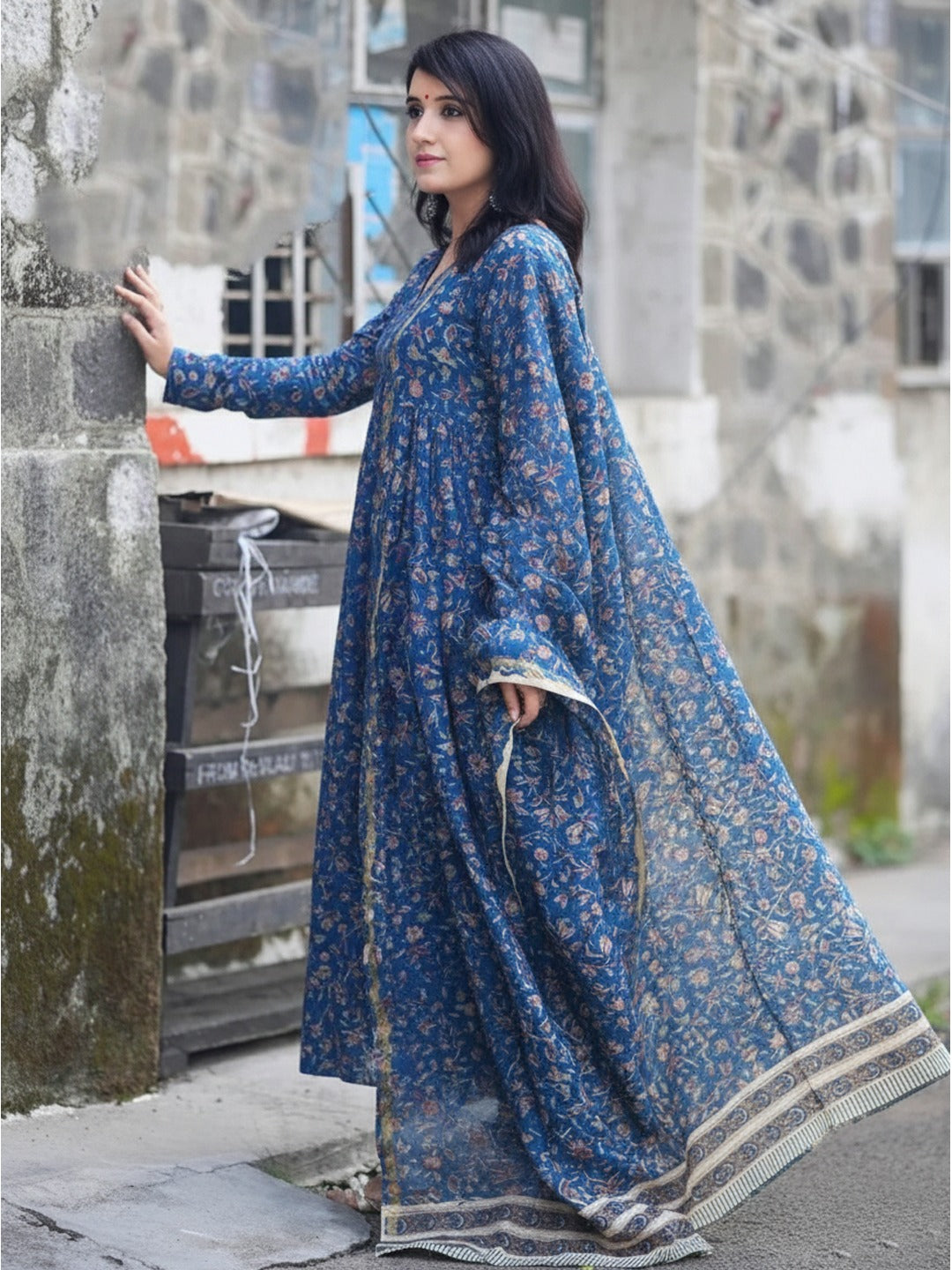 Women's Kurta Pant Set in Peacock Blue Rayon Print with Floral Print