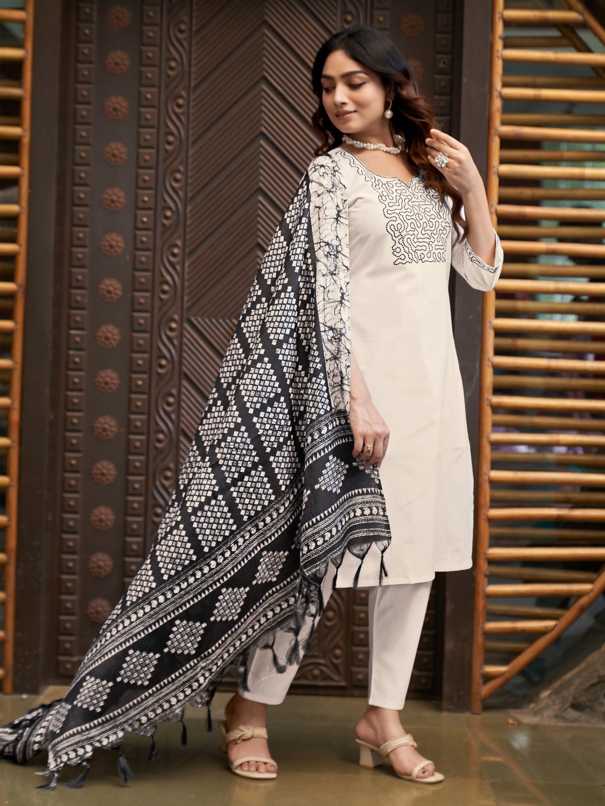Women's Kurti Pant Dupatta Set in Ivory Khadi Cotton with Embroidery