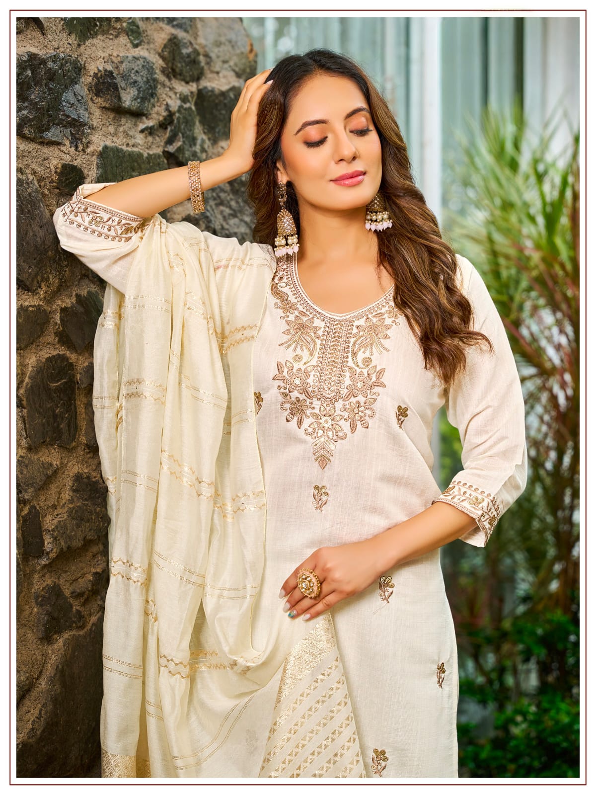 Women's Kurta Pant Dupatta Set in Assorted Colors Vertican Silk with Thread Embroidery