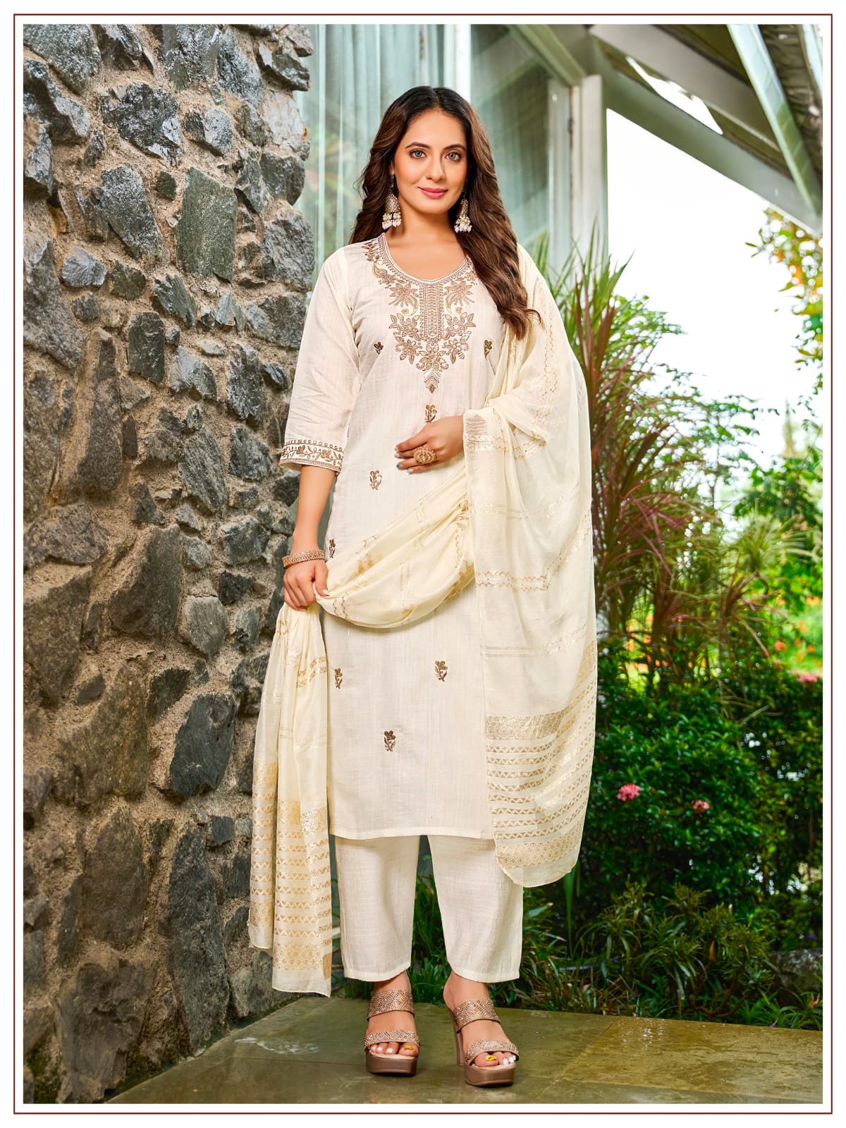 Women's Kurta Pant Dupatta Set in Assorted Colors Vertican Silk with Thread Embroidery