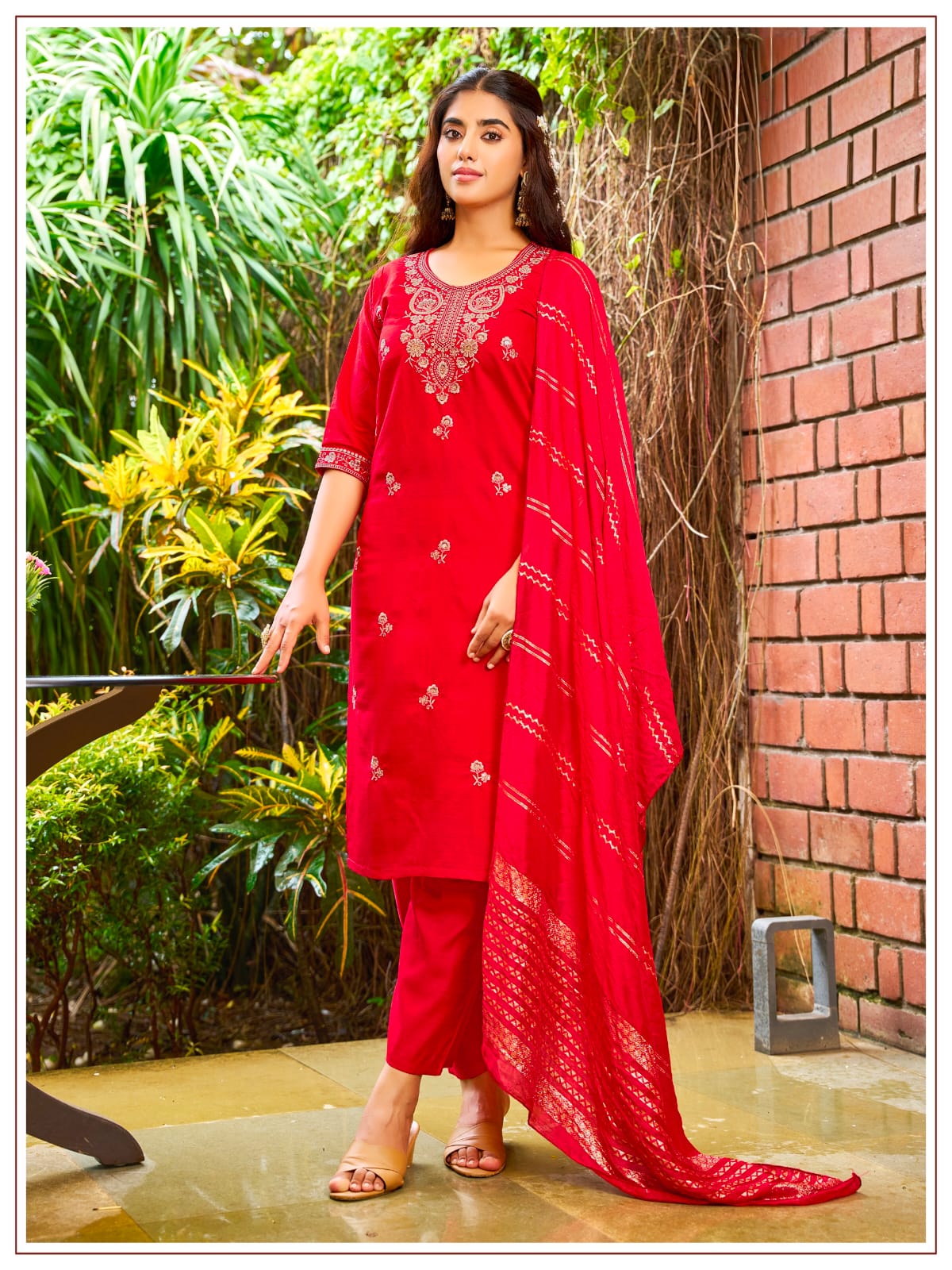 Women's Kurta Pant Dupatta Set in Assorted Colors Vertican Silk with Thread Embroidery