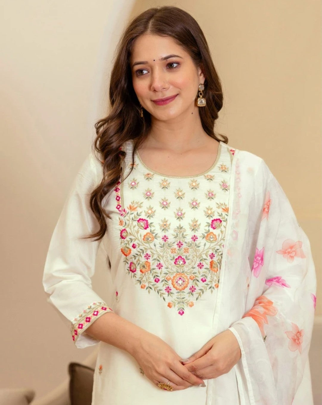 Women's Kurta Set in Ivory Viscose Chanderi with Sequin Embroidery