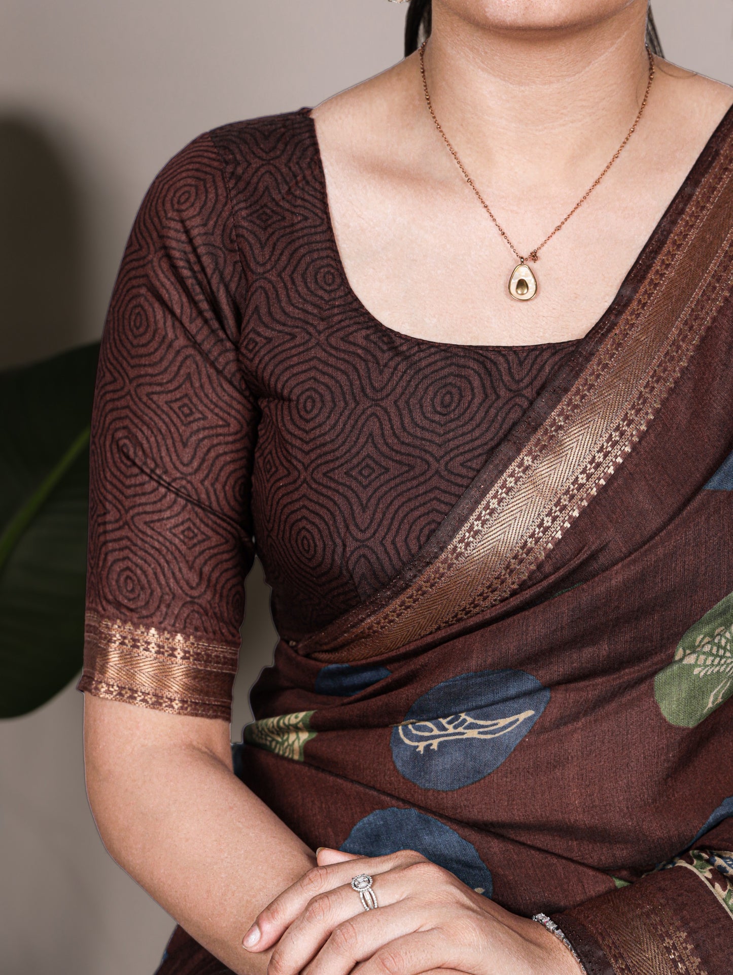 Lightweight elegance with a touch of tradition, this PV Chanderi printed saree is perfect for effortless everyday grace 🪞