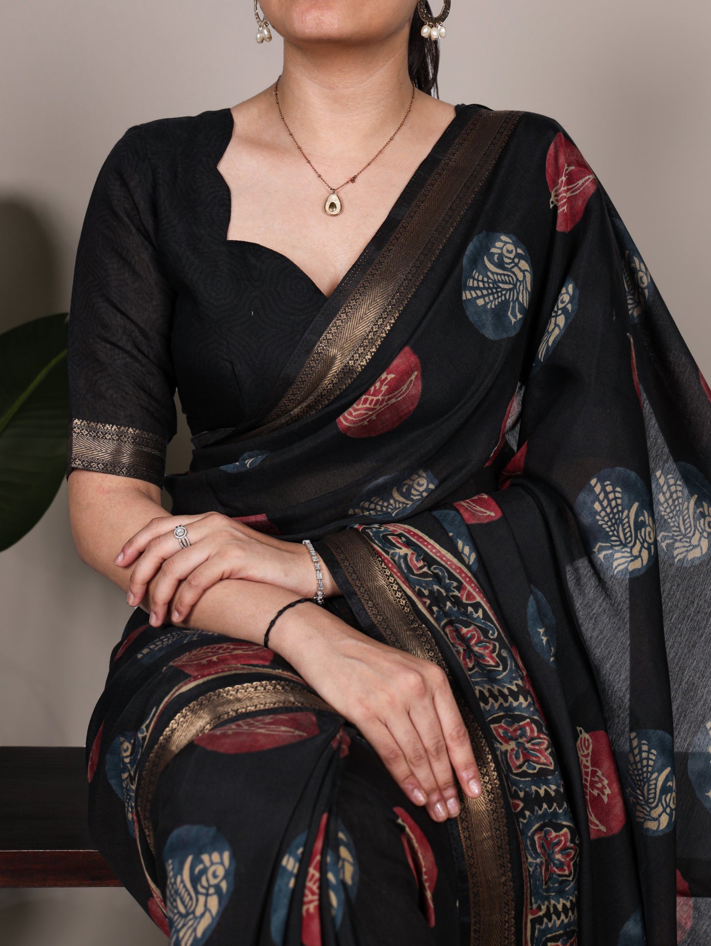Lightweight elegance with a touch of tradition, this PV Chanderi printed saree is perfect for effortless everyday grace 🪞
