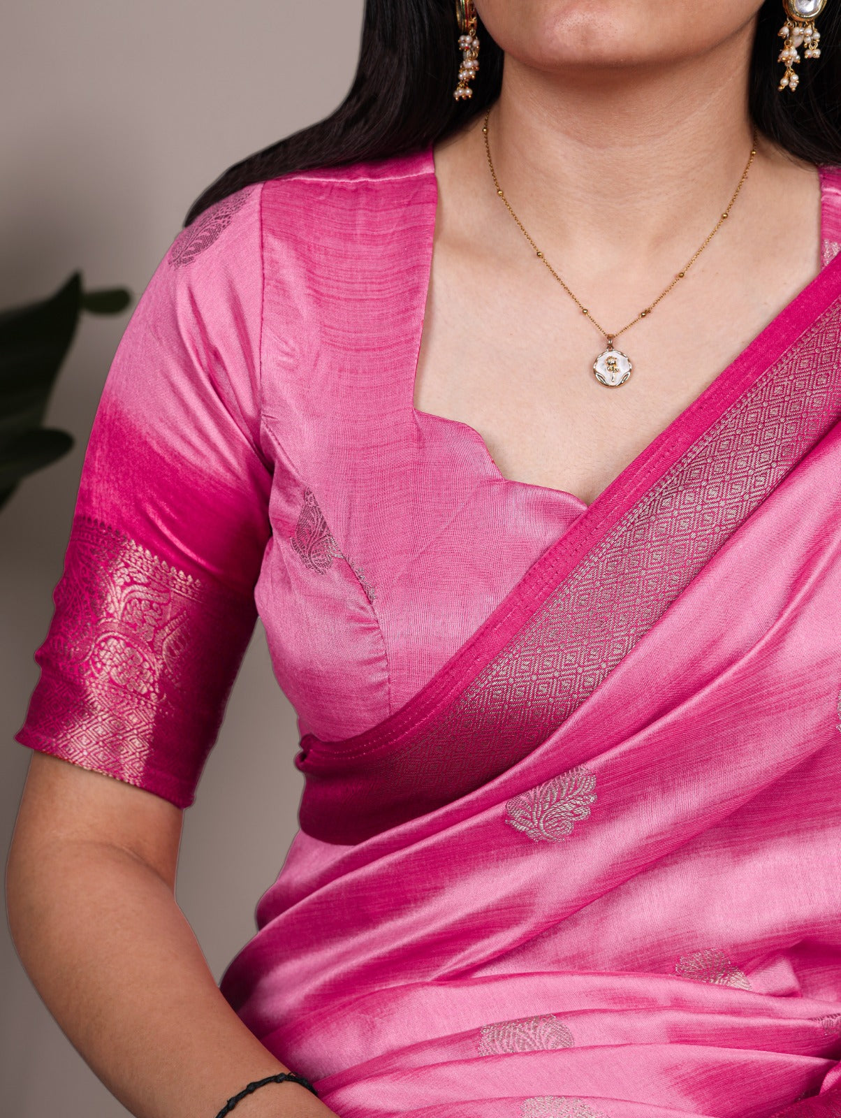 The perfect saree for when you want timeless beauty and modern grace 🪞✨