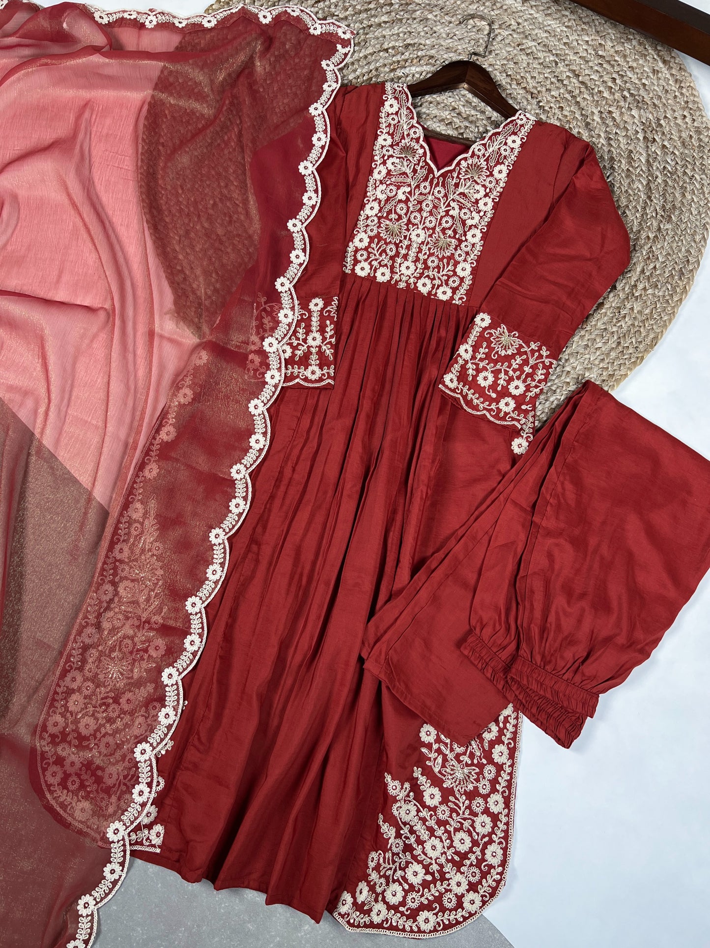 Feel the finesse of Maska cotton stitched in style.🍁