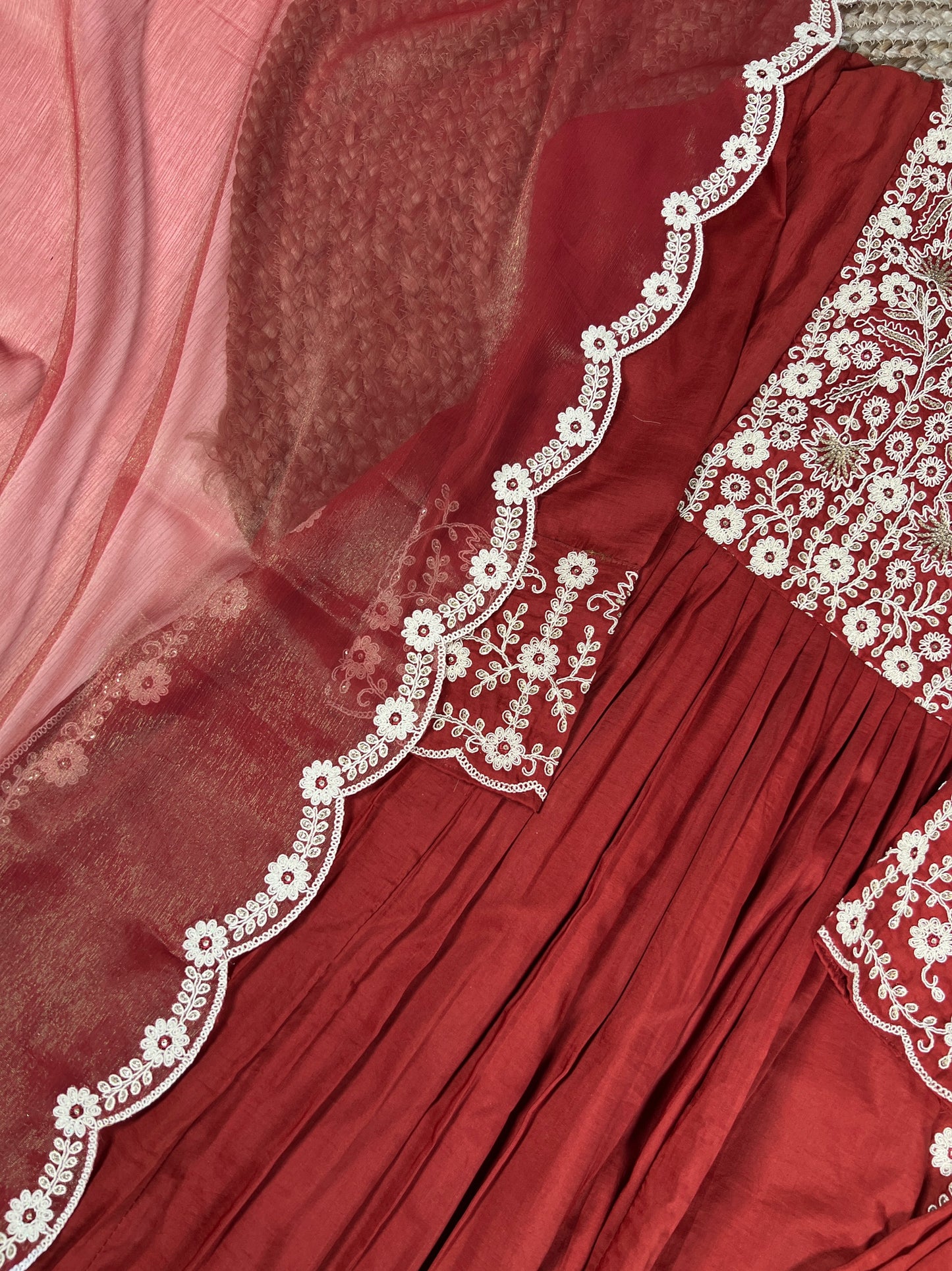 Feel the finesse of Maska cotton stitched in style.🍁