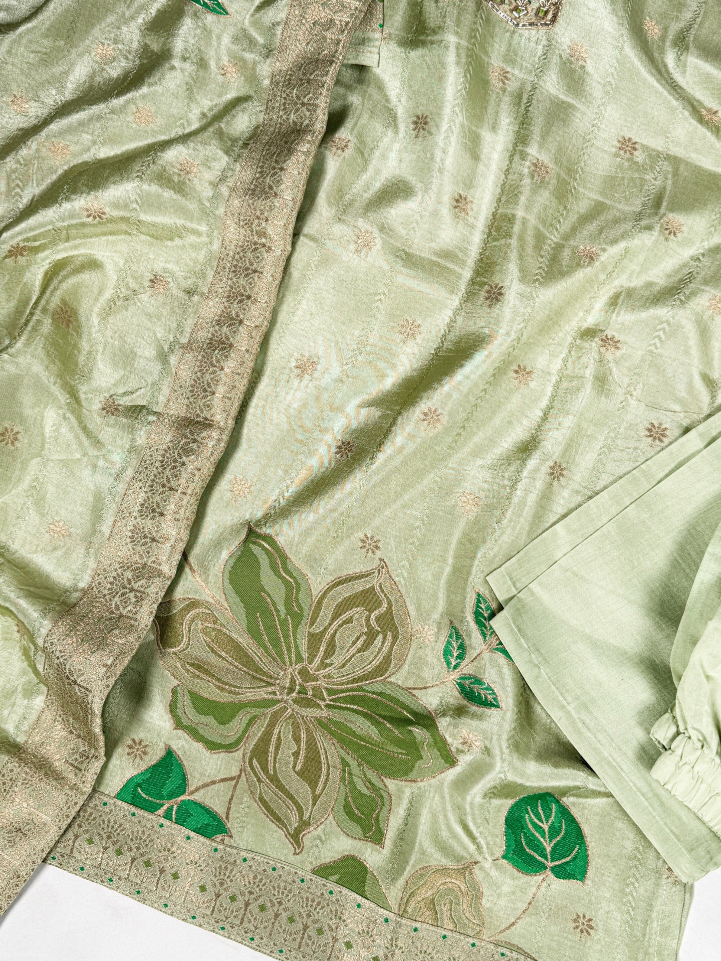 Pastel green with a hint of shimmer—this Viscose suit brings comfort, beauty, and sophistication together 💚