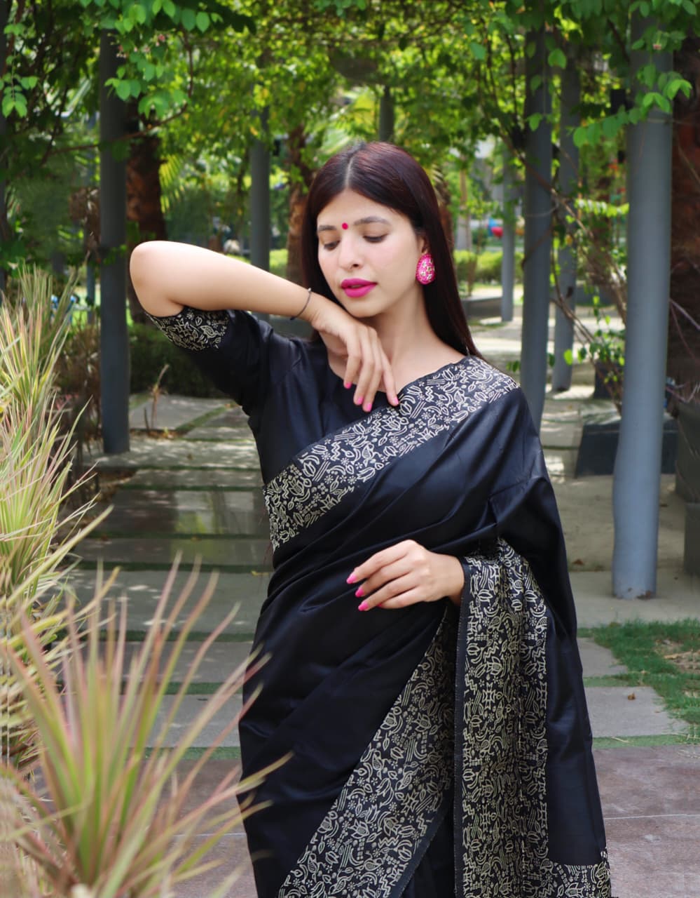 WE ARE COME AGAIN WITH NEW DEMANDING KALAMKARI WEAVING SAREE JUST FOR YOU