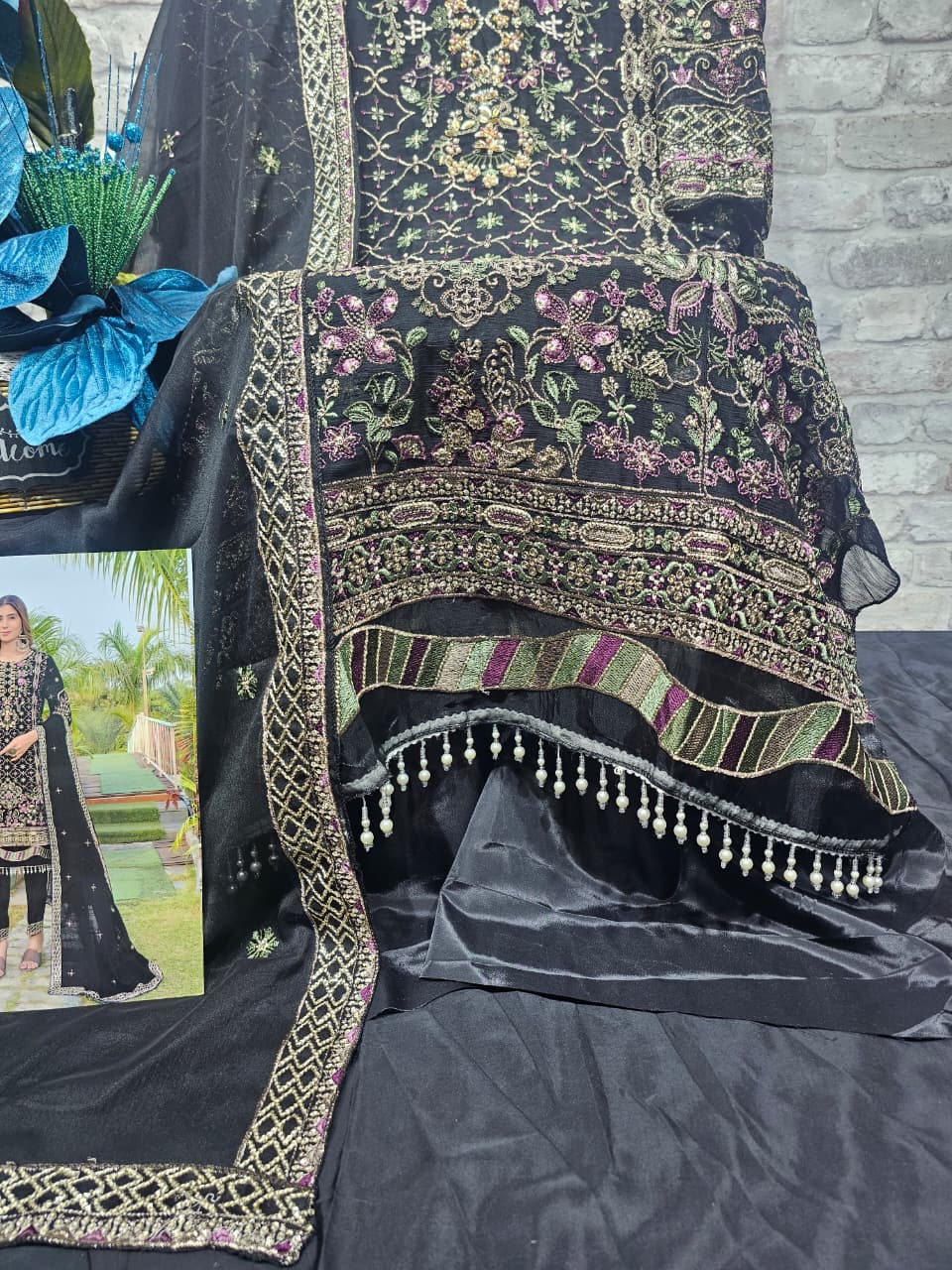 Embroidered Chiffon Pakistani Salwar Kameez Suit Set with Khatli Handwork
