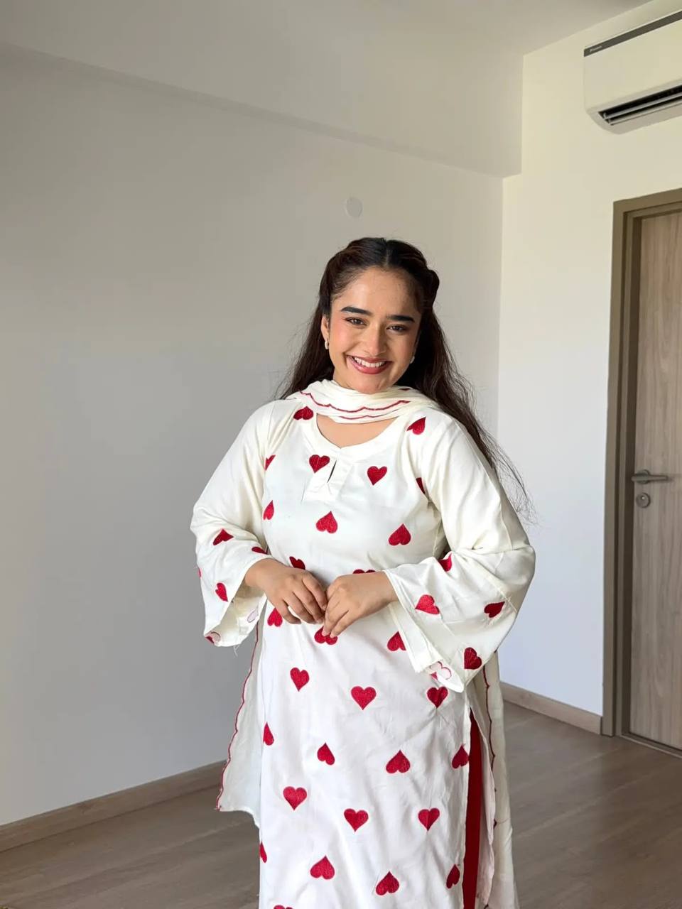 Women's Kurta Palazzo Set in Off White Natural Crepe with Heart Embroidery